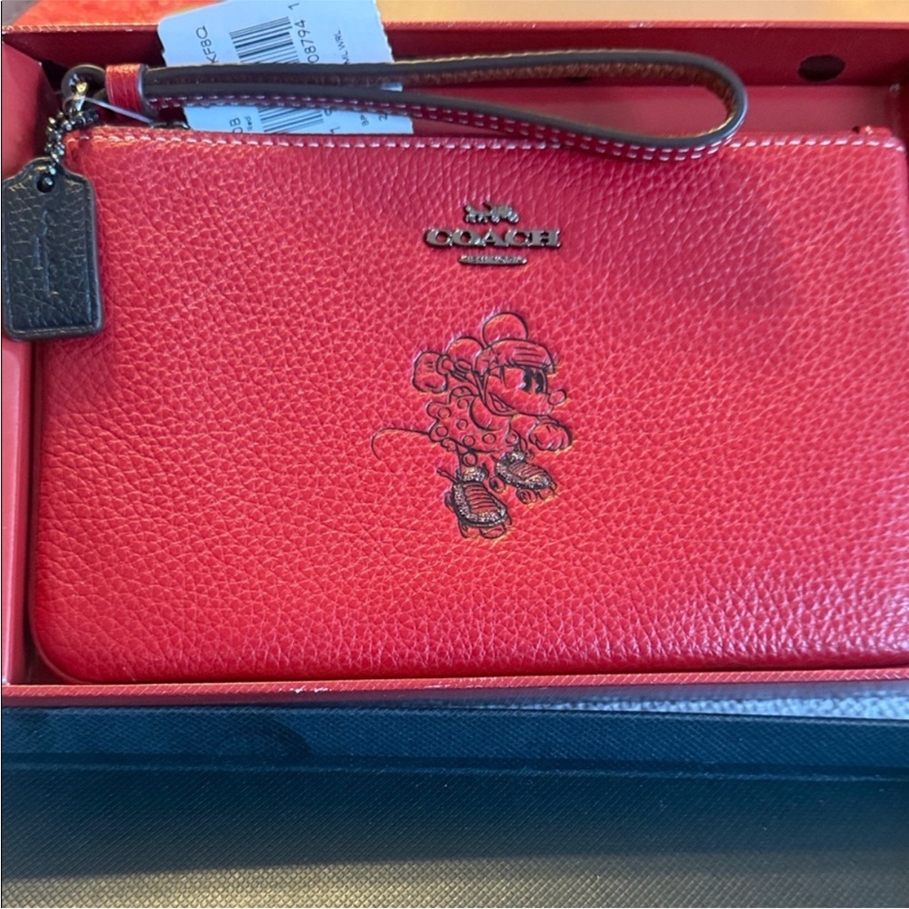 Disney Coach Minnie Mouse‎ Motif Wristlet in red pebble leather. NWT - Picture 7 of 8